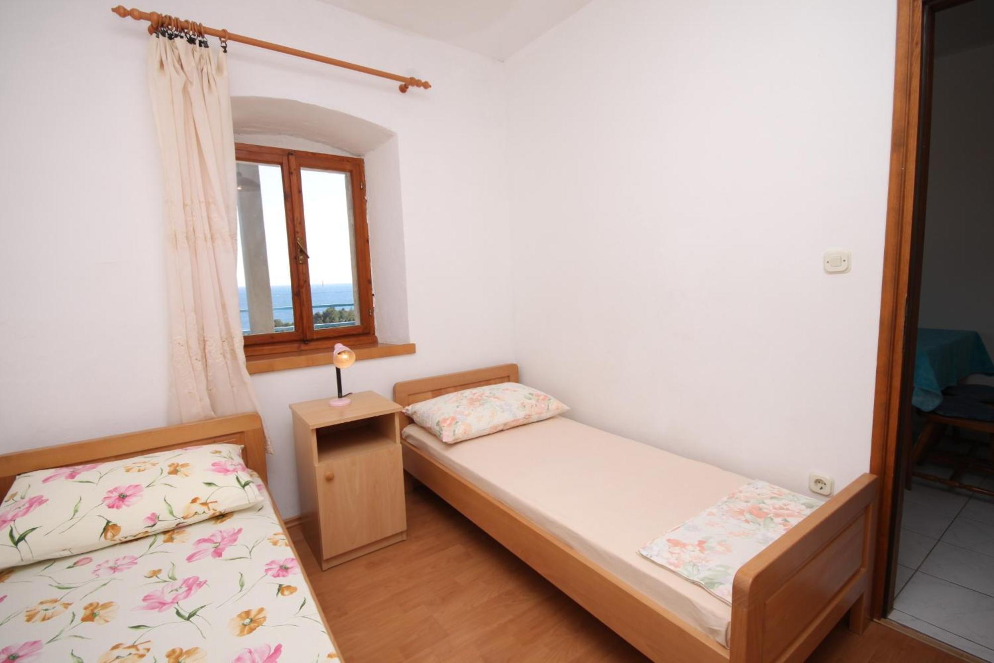 Apartments With A Parking Space Ivan Dolac, Hvar - 8797 Номер фото