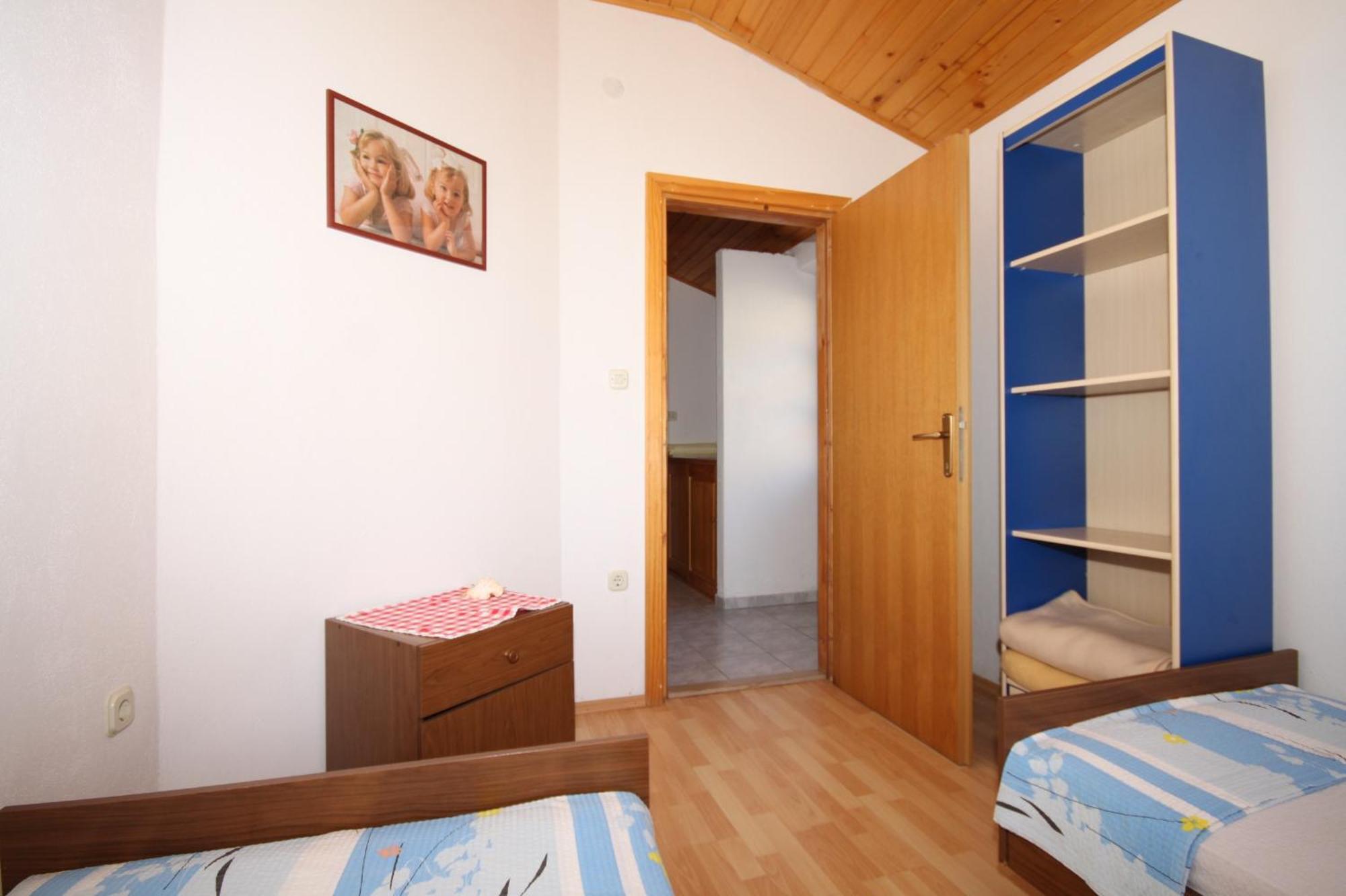 Apartments With A Parking Space Ivan Dolac, Hvar - 8797 Номер фото